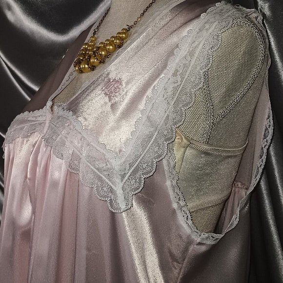 VTG CHRISTIAN DIOR PINK SATIN NIGHTGOWN M Freebust Lacy Shiny V neck Button Up - Picture 4 of 10